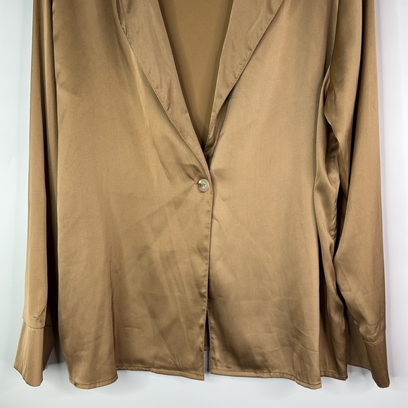 Mable Gold Long Sleeve Button Down Shirt Size Medium NWT - Picture 3 of 10